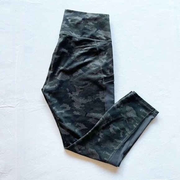 Fabletics Pants - Women’s / Teen’s Fabletics Powerhold Camo Capri Leggings Size Small